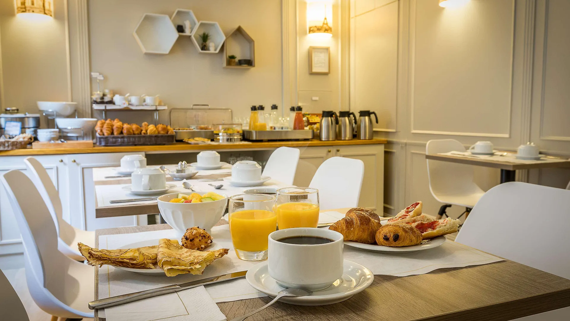 Hotel Montcalm 3*