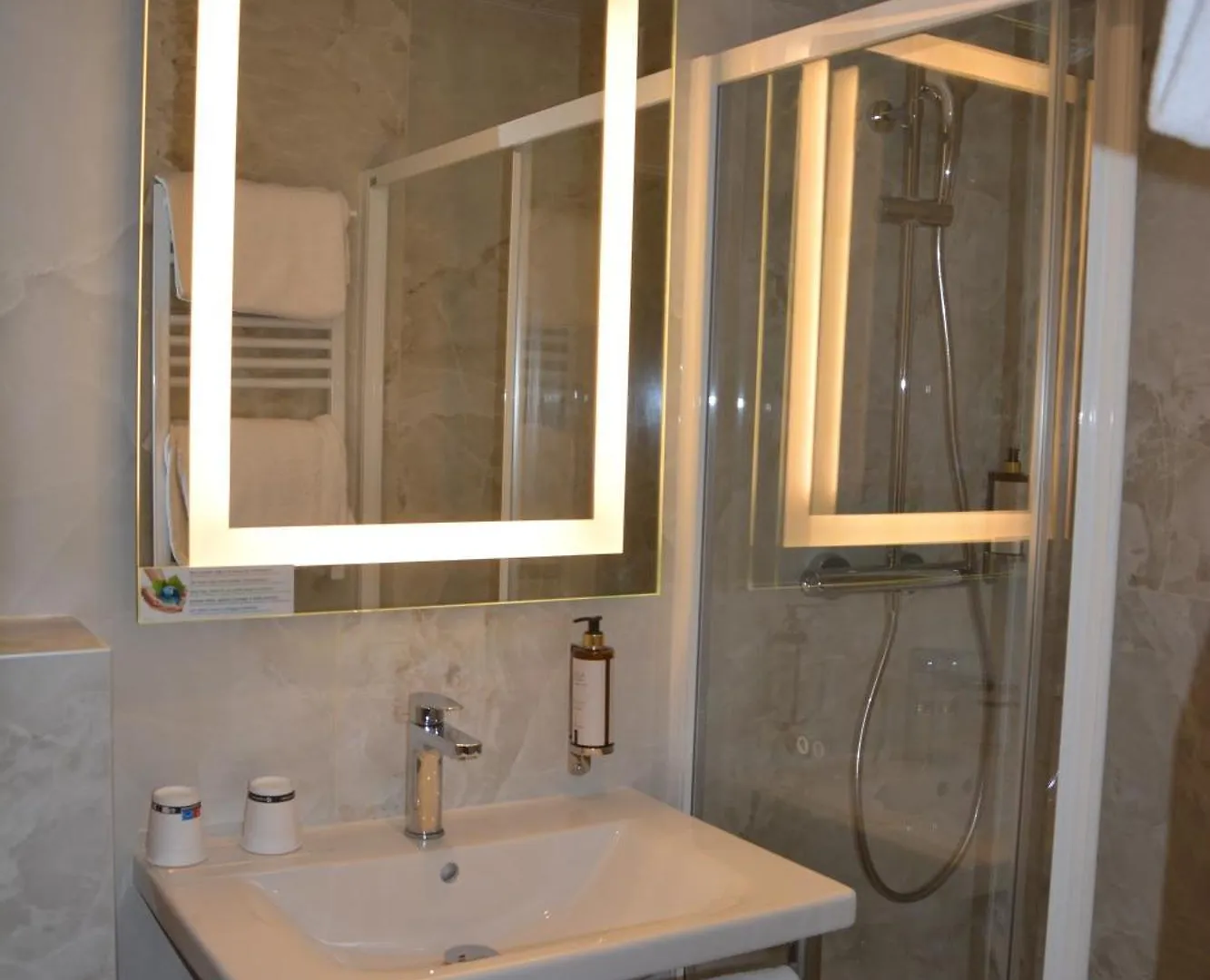Montcalm 3* Paris